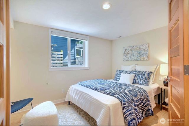 4030 26th Avenue W, Seattle, WA 98199