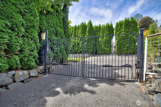 4030 26th Avenue W, Seattle, WA 98199