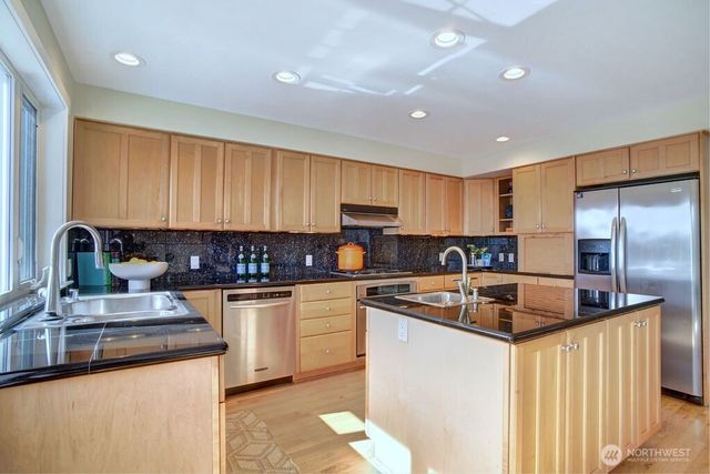 4030 26th Avenue W, Seattle, WA 98199