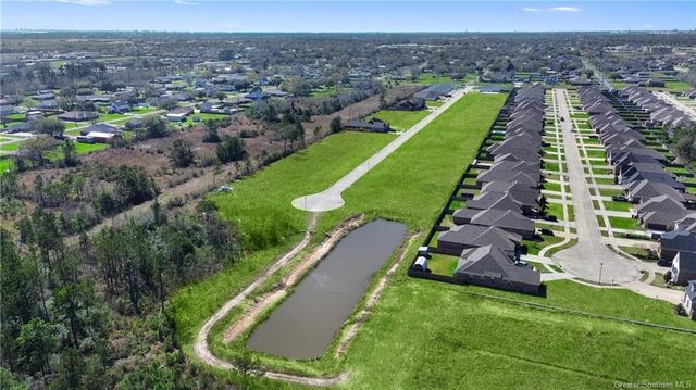 744 Lakewood Pointe Drive, Lake Charles, LA 70605