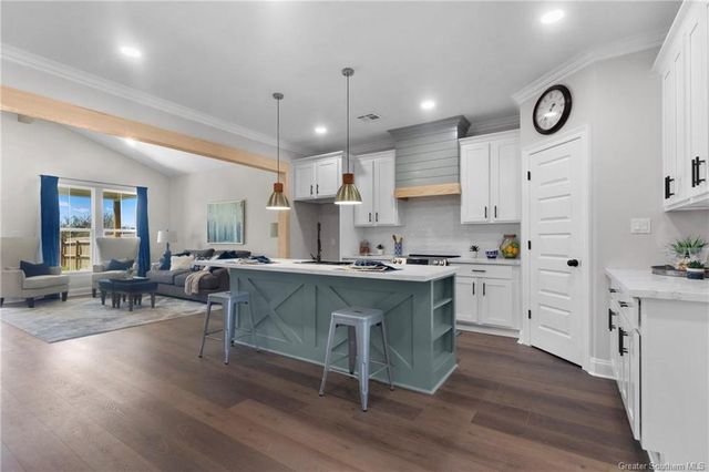 744 Lakewood Pointe Drive, Lake Charles, LA 70605