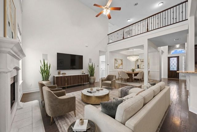 2300 Lakehurst RD, Spicewood, TX 78669