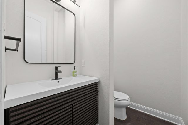 2300 Lakehurst RD, Spicewood, TX 78669