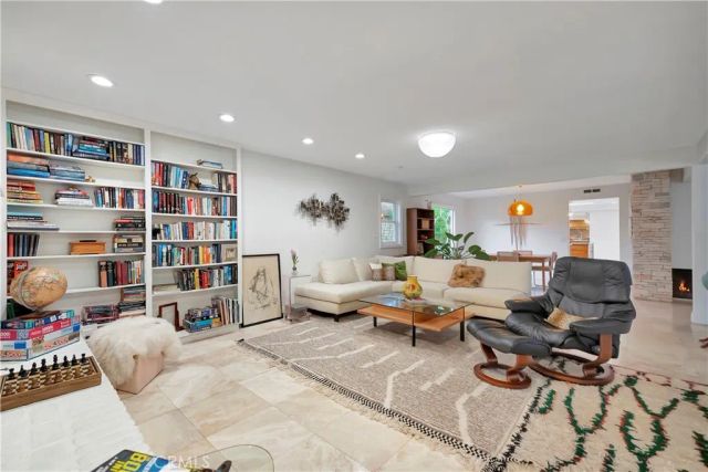 17164 Edgewater Lane, Huntington Beach, CA 92649