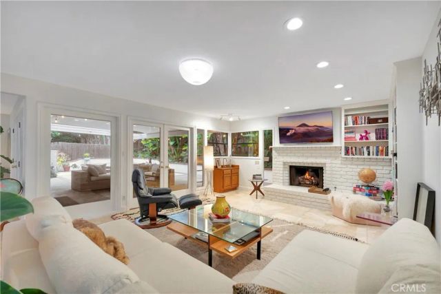 17164 Edgewater Lane, Huntington Beach, CA 92649