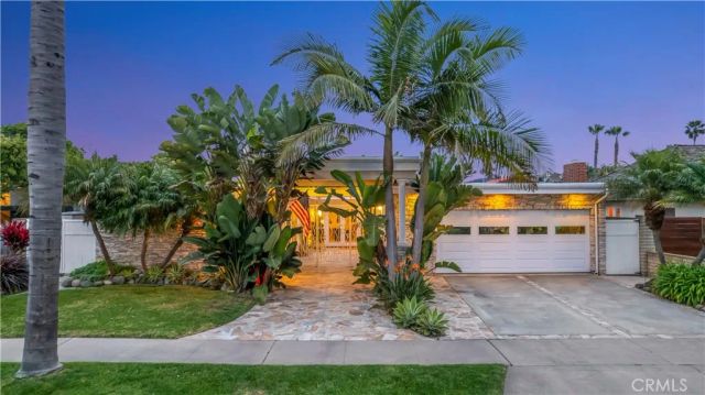 17164 Edgewater Lane, Huntington Beach, CA 92649