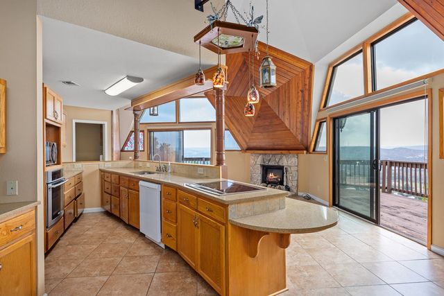 317 Loma Vista Dr, Kerrville, TX 78028