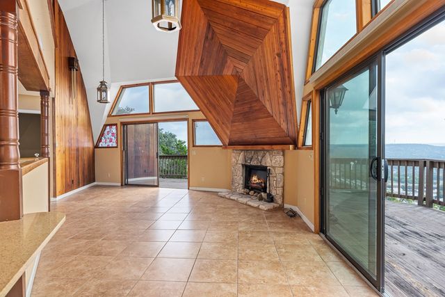 317 Loma Vista Dr, Kerrville, TX 78028