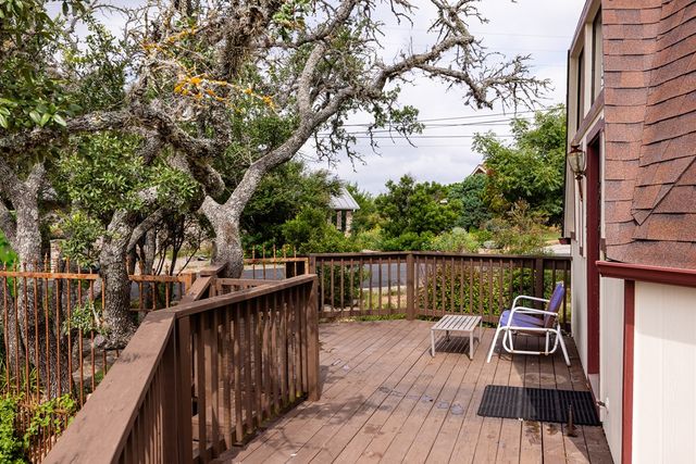 317 Loma Vista Dr, Kerrville, TX 78028