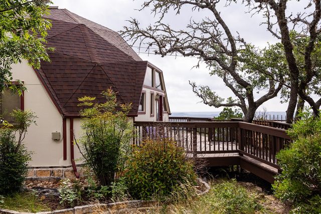 317 Loma Vista Dr, Kerrville, TX 78028