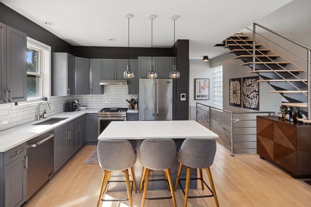 856 N Winchester Avenue 3, Chicago, IL 60622