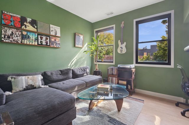 856 N Winchester Avenue 3, Chicago, IL 60622