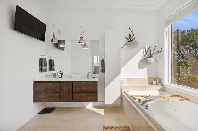 856 N Winchester Avenue 3, Chicago, IL 60622