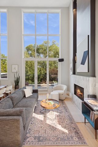 856 N Winchester Avenue 3, Chicago, IL 60622