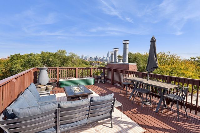 856 N Winchester Avenue 3, Chicago, IL 60622