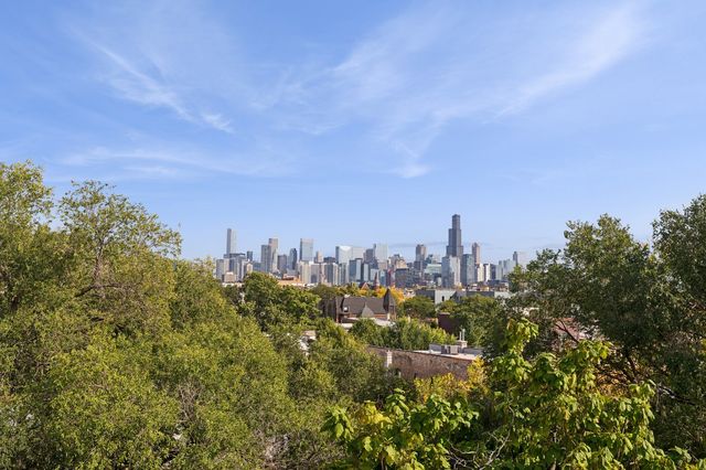 856 N Winchester Avenue 3, Chicago, IL 60622