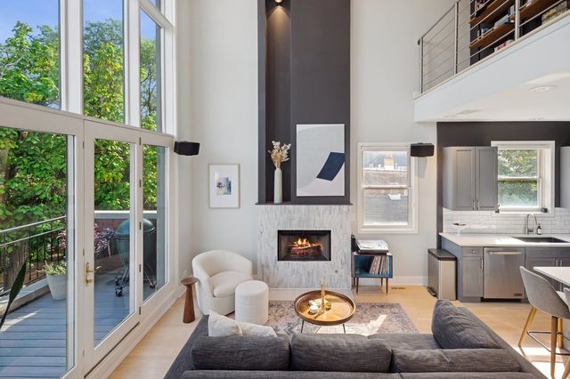 856 N Winchester Avenue 3, Chicago, IL 60622