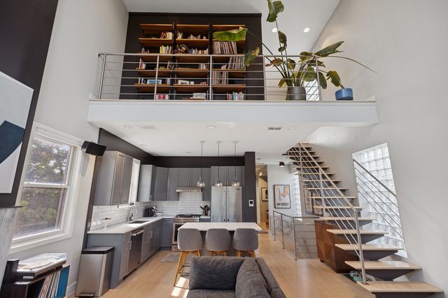 856 N Winchester Avenue 3, Chicago, IL 60622