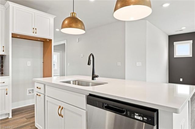 9241 Stoney River Lane, Kernersville, NC 27284