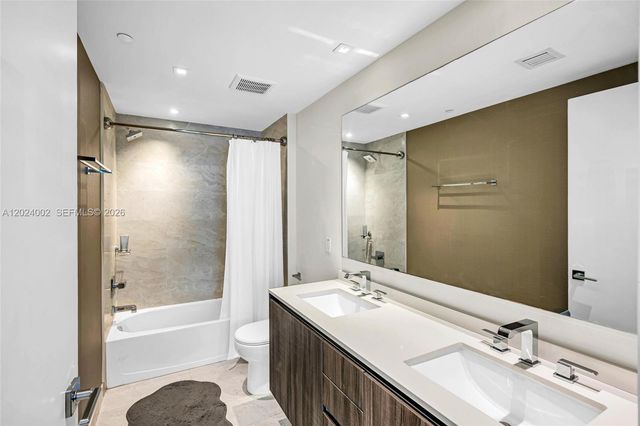 488 NE 18th St 2011, Miami, FL 33132