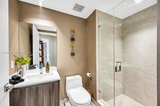 488 NE 18th St 2011, Miami, FL 33132