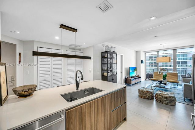 488 NE 18th St 2011, Miami, FL 33132
