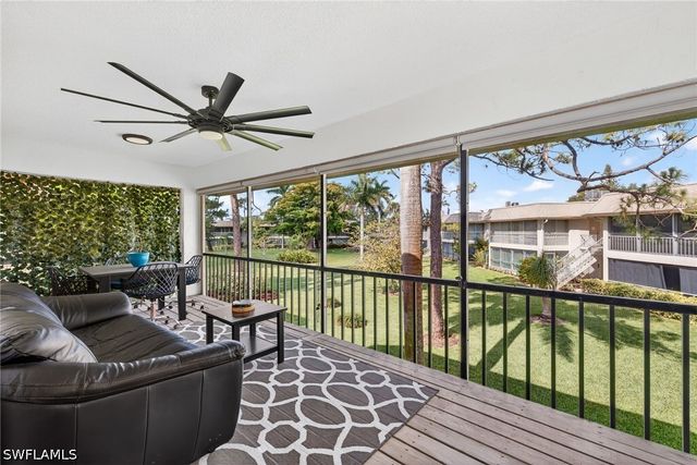1549 Sandpiper ST 68, Naples, FL 34102