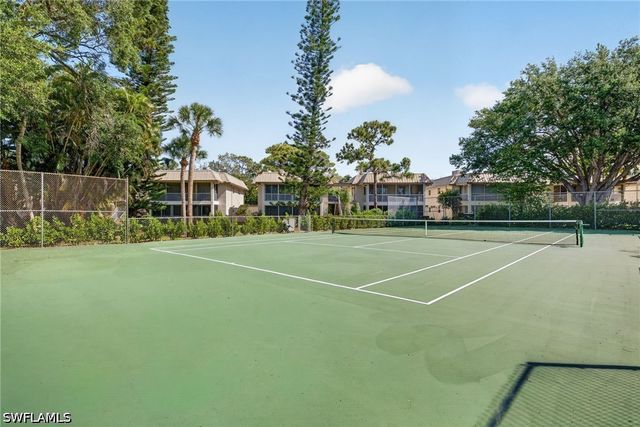 1549 Sandpiper ST 68, Naples, FL 34102
