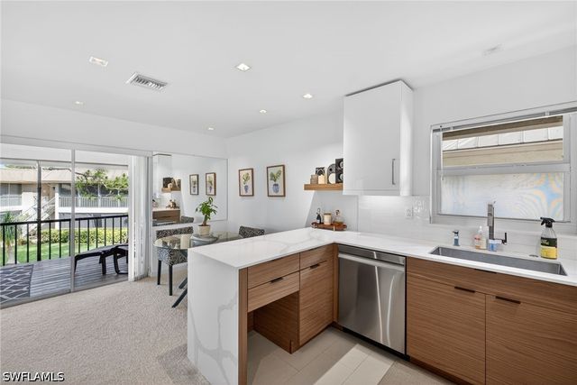 1549 Sandpiper ST 68, Naples, FL 34102