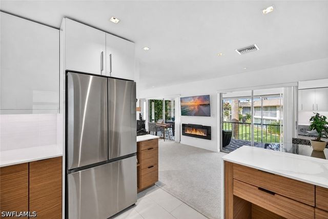 1549 Sandpiper ST 68, Naples, FL 34102