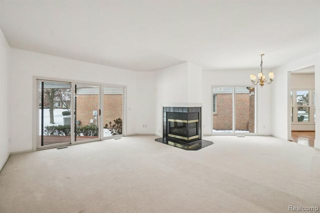 43573 E Perignon Drive, Sterling Heights, MI 48314