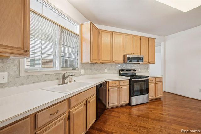 43573 E Perignon Drive, Sterling Heights, MI 48314