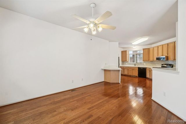 43573 E Perignon Drive, Sterling Heights, MI 48314