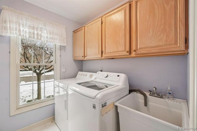 43573 E Perignon Drive, Sterling Heights, MI 48314