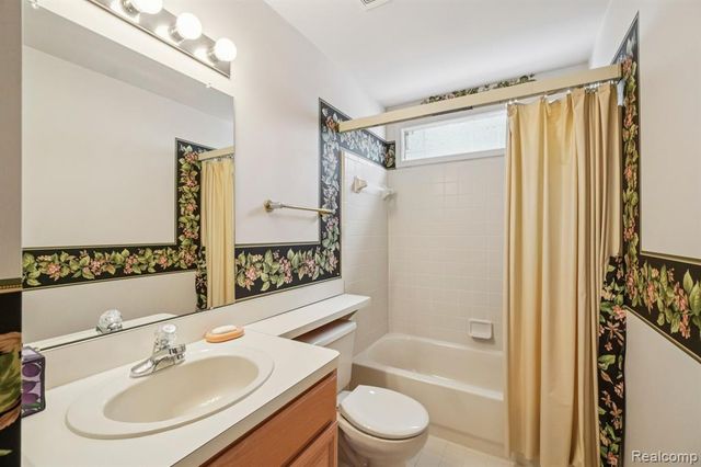 43573 E Perignon Drive, Sterling Heights, MI 48314