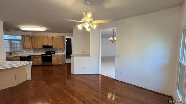 43573 E Perignon Drive, Sterling Heights, MI 48314