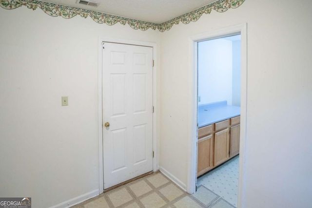 15 Sherborne Road, Savannah, GA 31419