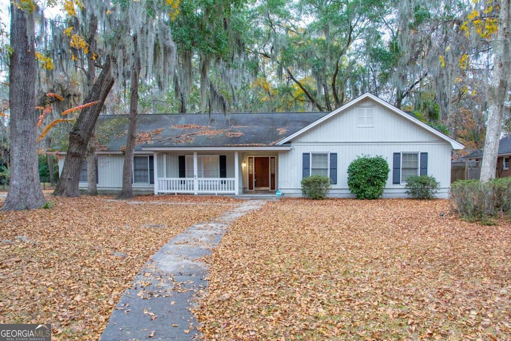 15 Sherborne Road, Savannah, GA 31419