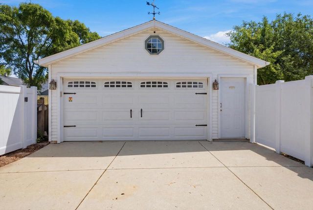 7207 45th AVENUE, Kenosha, WI 53142