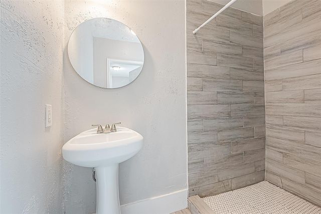 4910 Paradise Lane, Houston, TX 77048