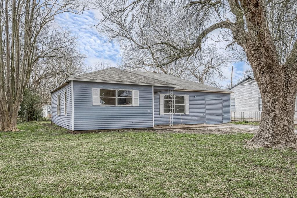 4910 Paradise Lane, Houston, TX 77048