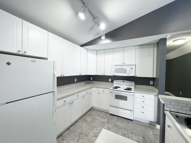 3827 Carberry Drive, Dublin, OH 43016