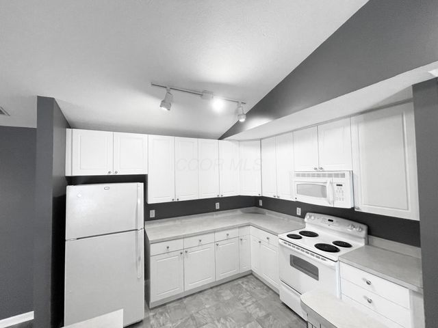 3827 Carberry Drive, Dublin, OH 43016