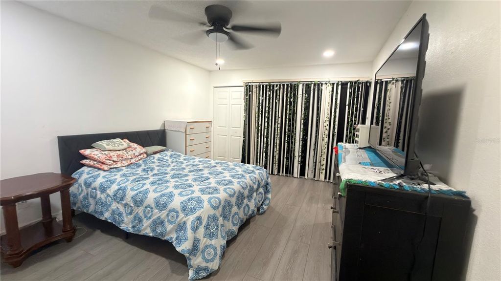 Image 19 of property listing at 5304 INDIAN CREEK DRIVE D03, Orlando, FL 32811