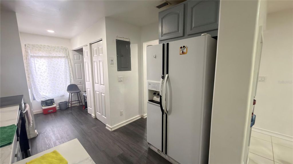 Image 6 of property listing at 5304 INDIAN CREEK DRIVE D03, Orlando, FL 32811