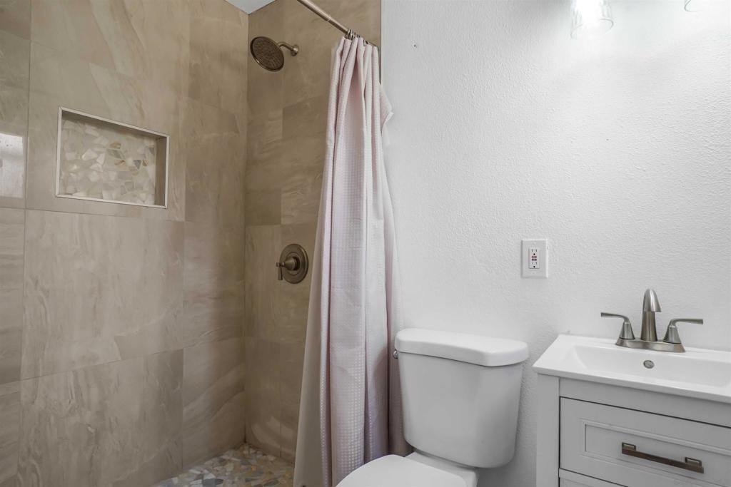 Image 14 of property listing at 152 E Oxford Street, Chula Vista, CA 91911