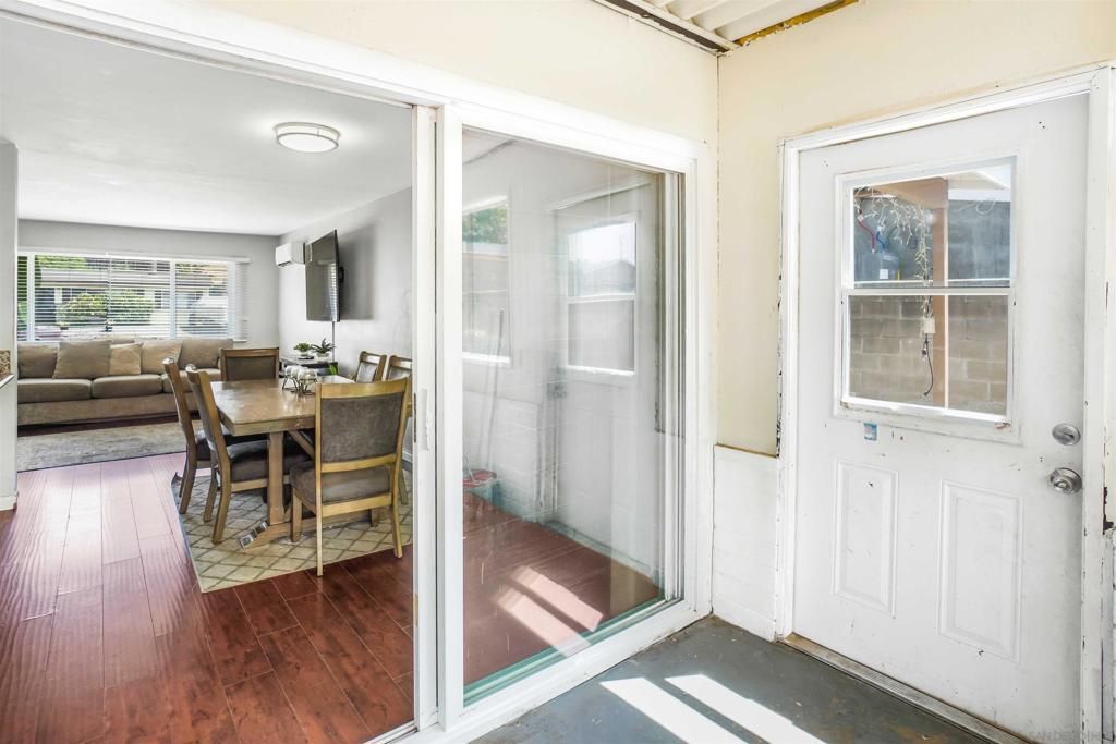 Image 15 of property listing at 152 E Oxford Street, Chula Vista, CA 91911