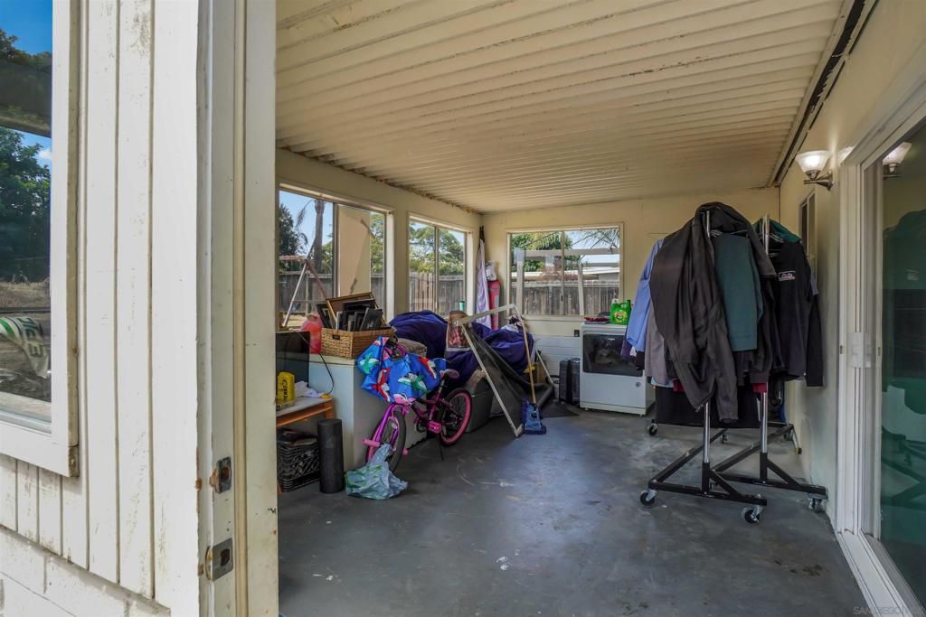 Image 16 of property listing at 152 E Oxford Street, Chula Vista, CA 91911