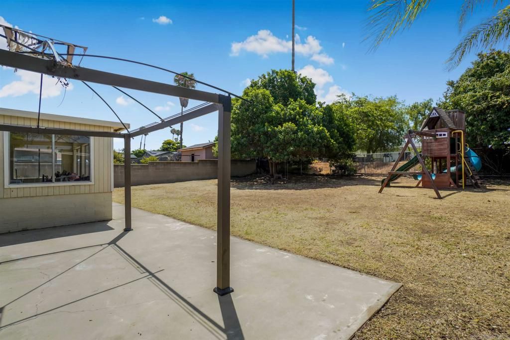 Image 18 of property listing at 152 E Oxford Street, Chula Vista, CA 91911