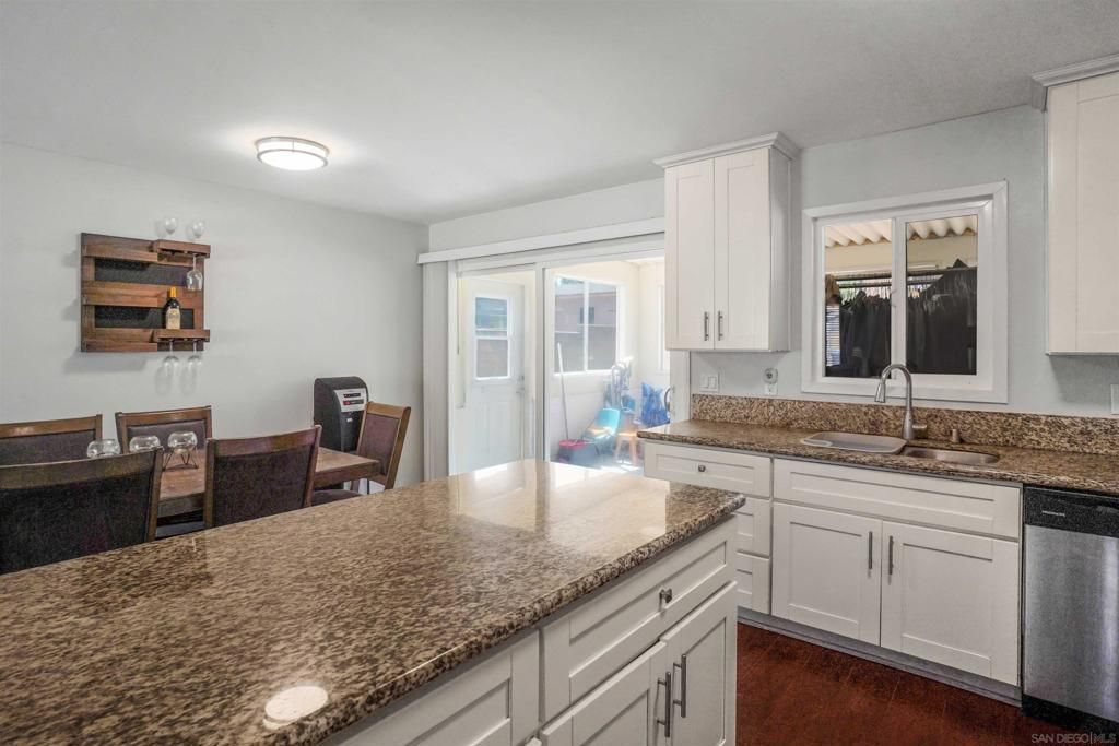 Image 6 of property listing at 152 E Oxford Street, Chula Vista, CA 91911